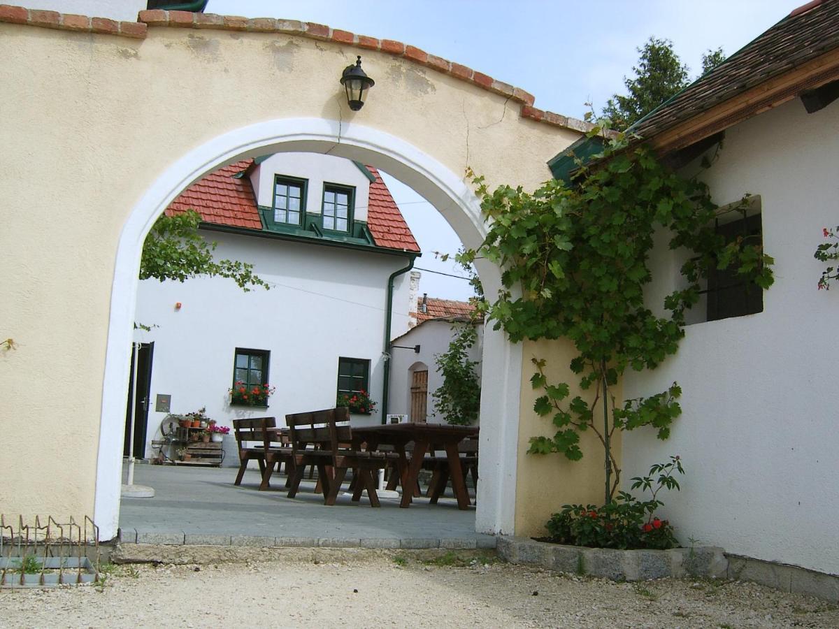 Hanfthal-Hof Лаа-ан-дер-Тайя Екстер'єр фото